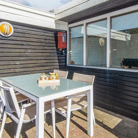 4 Person In Fano-by Traum